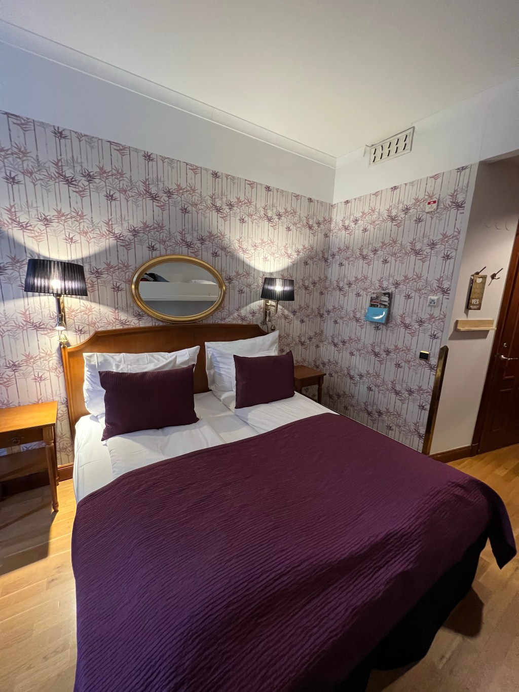 Looking for hotel in Sweden, Paris, Amsterdam, Barcelona, Bali, New zealand, New York or Los Angeles&nbsp;?